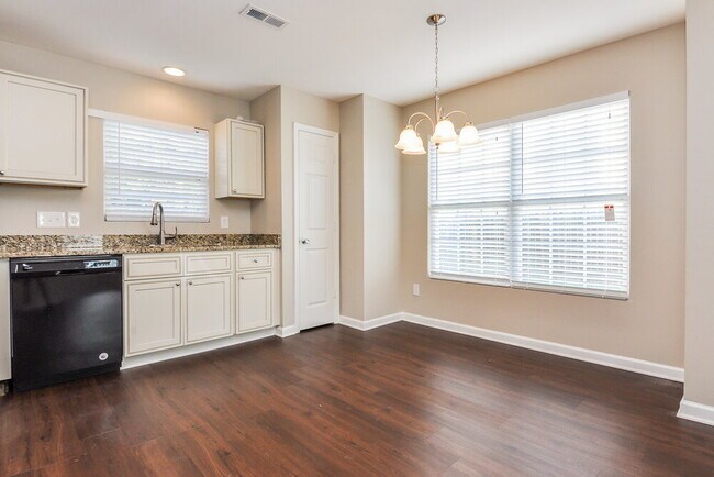 Foto del edificio - 3715 Horseshoe Farm St