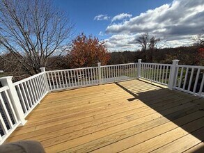 Building Photo - 326 Fish Rd