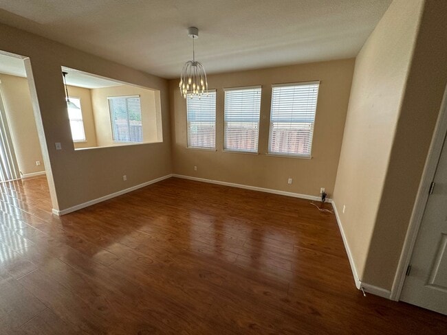 Building Photo - 5 Bedroom, 3 Bath Lathrop Home / Best Property Management