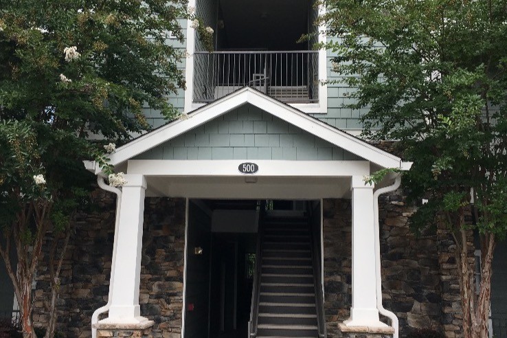 Front of Building - 500 Vista Lake Dr