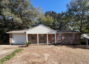 Building Photo - 511 Maple Ave