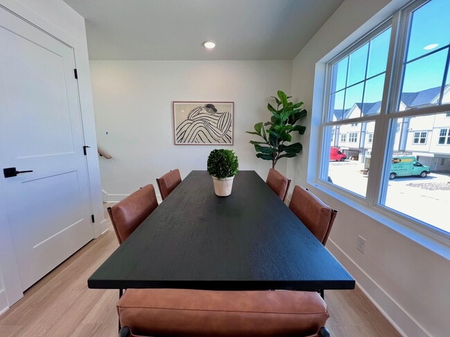 Building Photo - Walnut Crest Townhomes