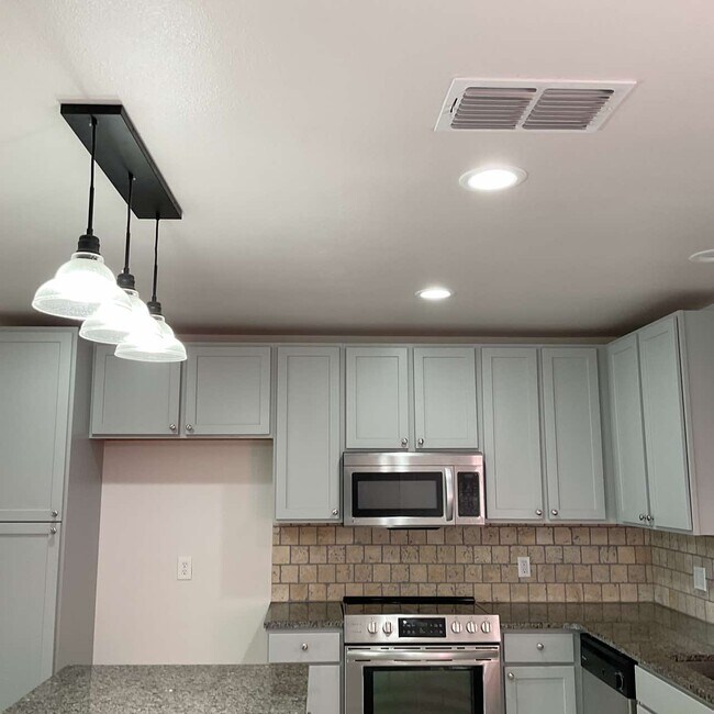 Building Photo - 15209 Cruiser St