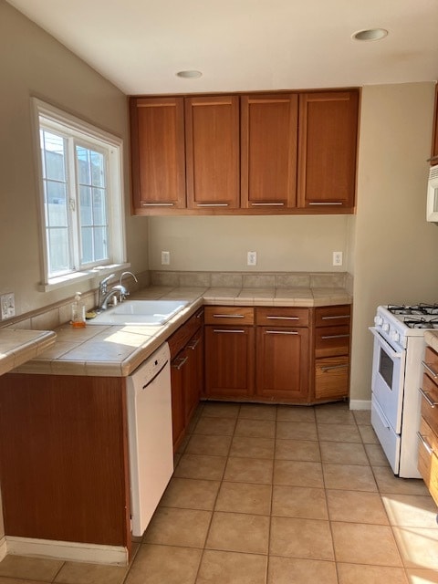 Building Photo - 2833 S Victoria Ave