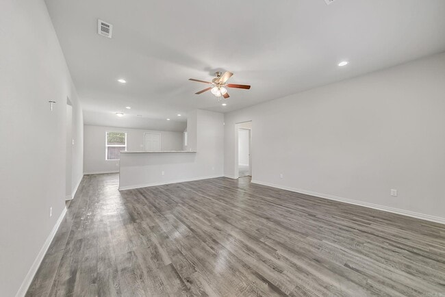 Building Photo - 1604 Lil Larry Dr