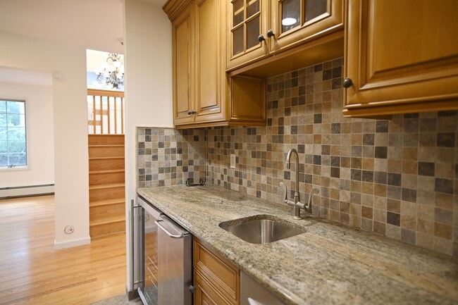 Building Photo - 1033 Harvard Pl