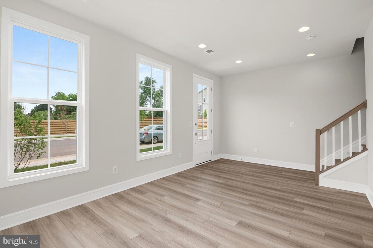 14534 Alsace Ln, Gainesville, VA 20155 Townhouse for Rent in