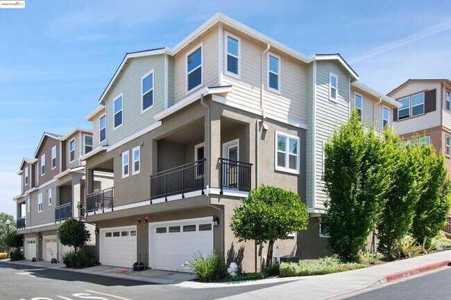 Building Photo - 701 Tierney Pl