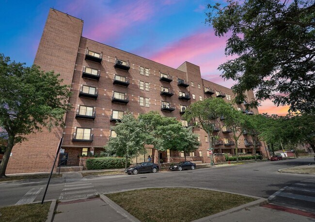 Foto del edificio - 1000 E 53rd St