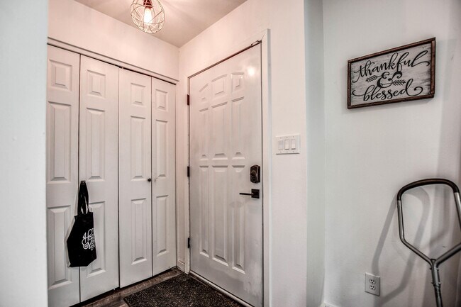 Foto del edificio - 6153 N Granite Reef Rd