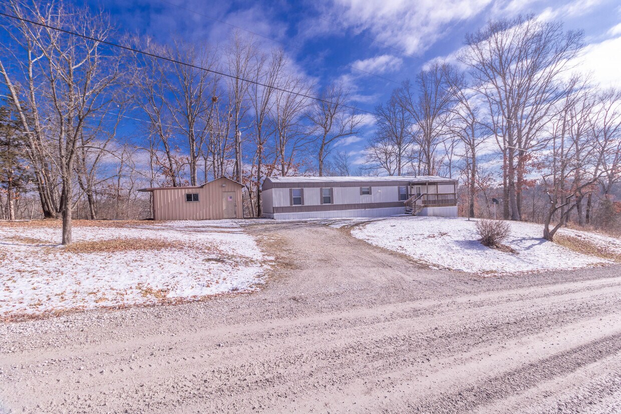 4072 E Snowy Hills Ln, Hartsburg, MO 65039 House Rental in Hartsburg