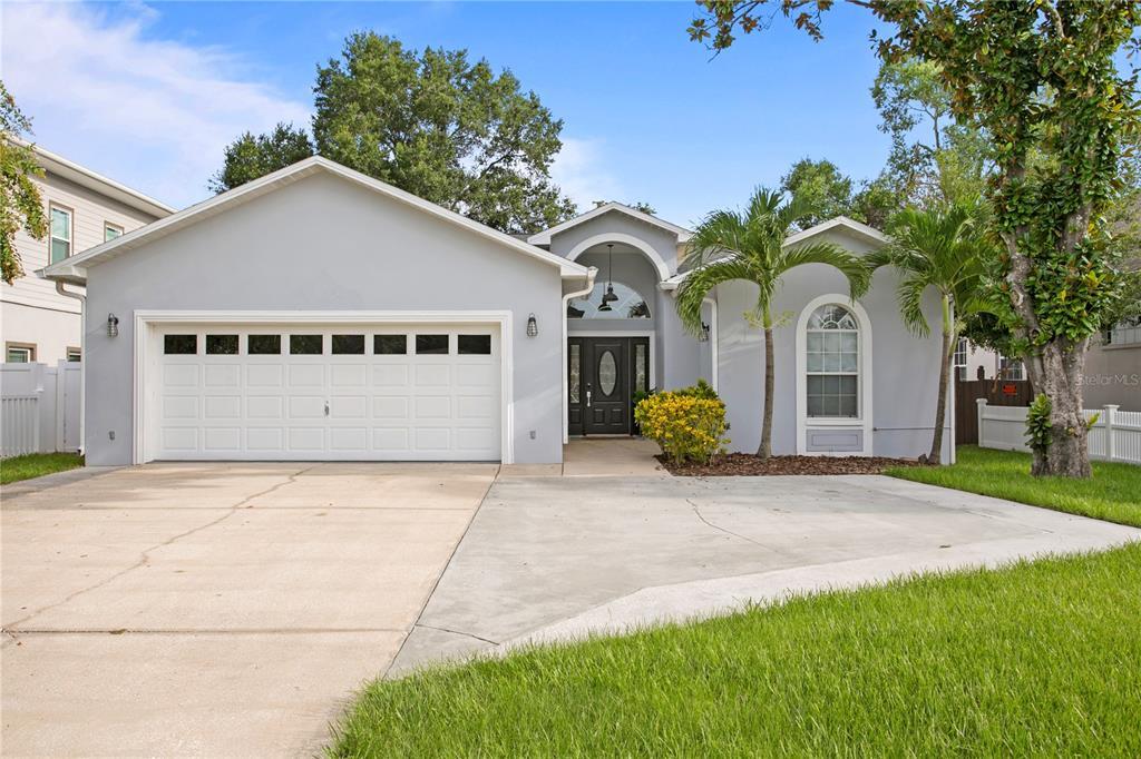 Primary Photo - 4012 W El Prado Blvd