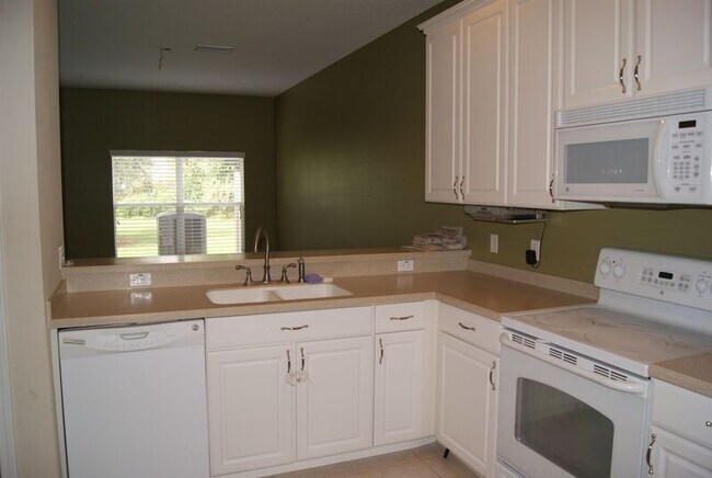 Foto del edificio - 11839 Castine St