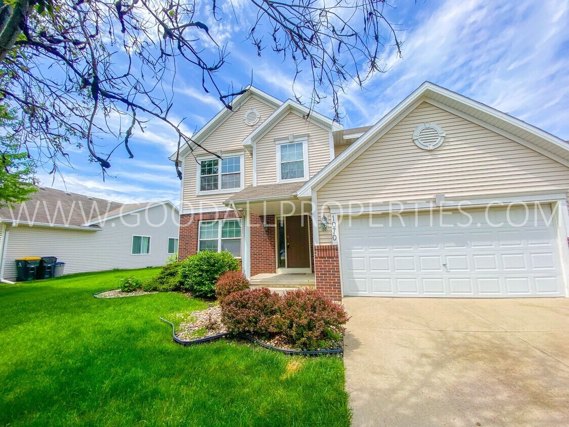 Primary Photo - 3 Bedroom, 2.5 Bathroom Home in Waukee