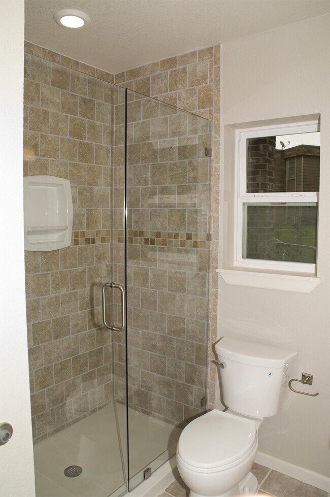 Foto del edificio - 107 N Linda Ln