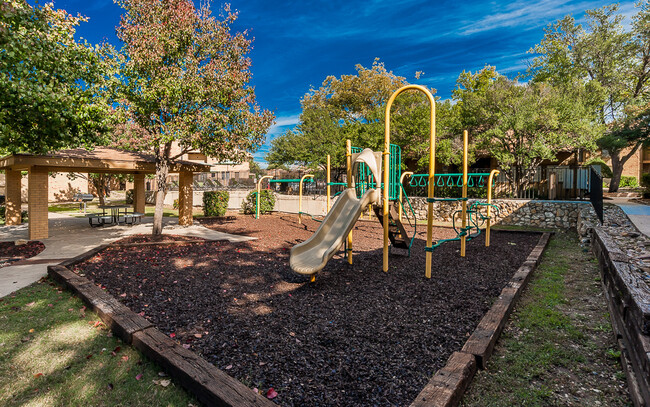 Building Photo - Aden Crest Apartments