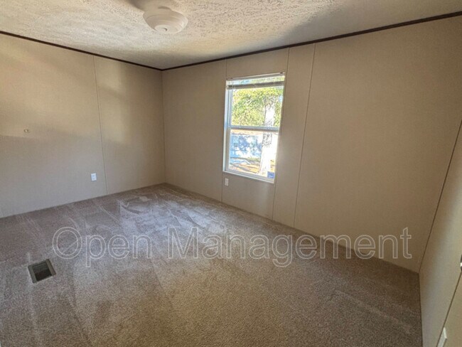 Building Photo - 356 Bayhead Dr