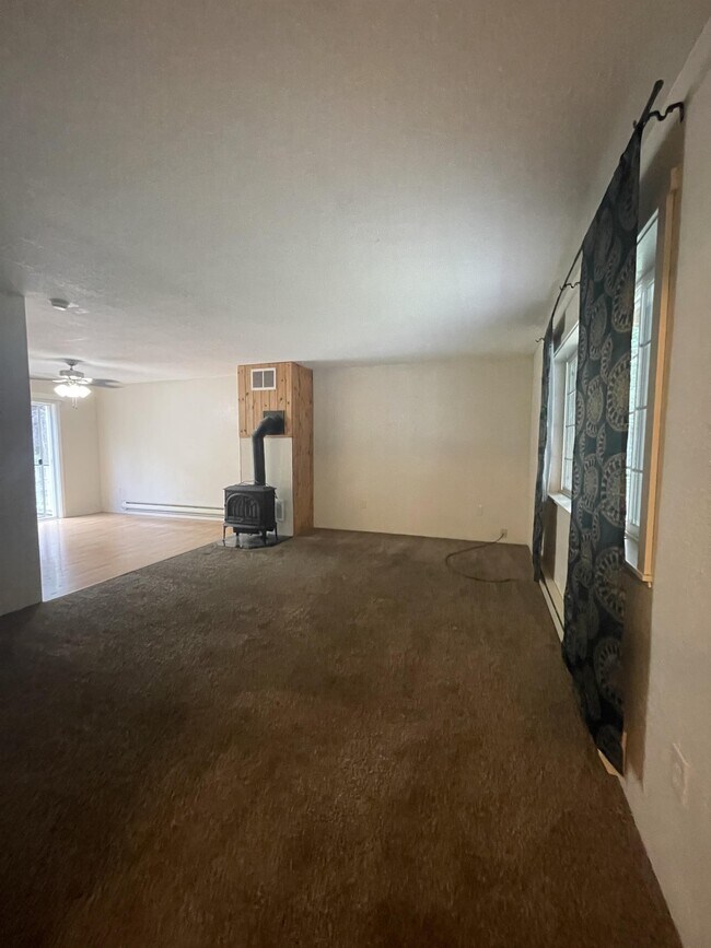 Foto del edificio - 3275 Foothill Rd