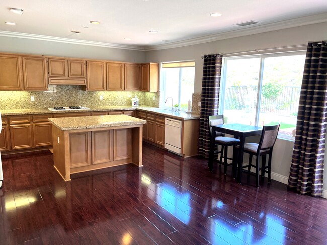 Kitchen (2) - 19 Moonridge Ct