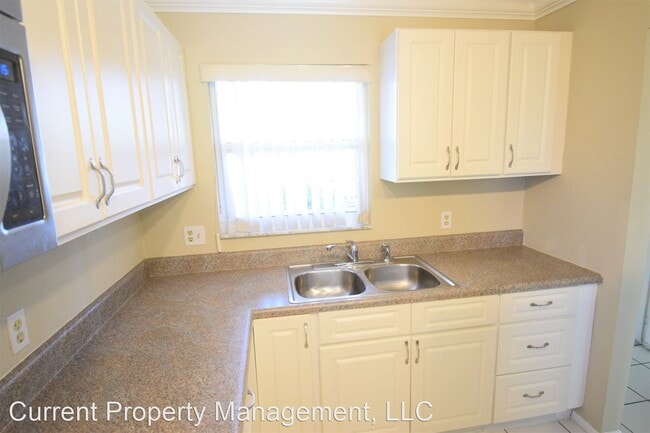 Building Photo - 1 br, 1 bath House - 200 Turtle Lake Ct #107