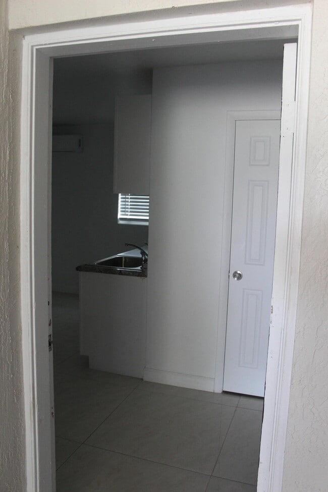 Building Photo - 4434 Venus Ave