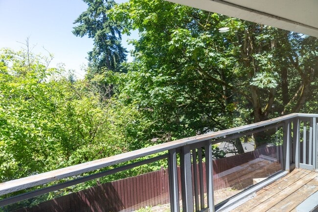 Building Photo - 17305 Dayton Ave