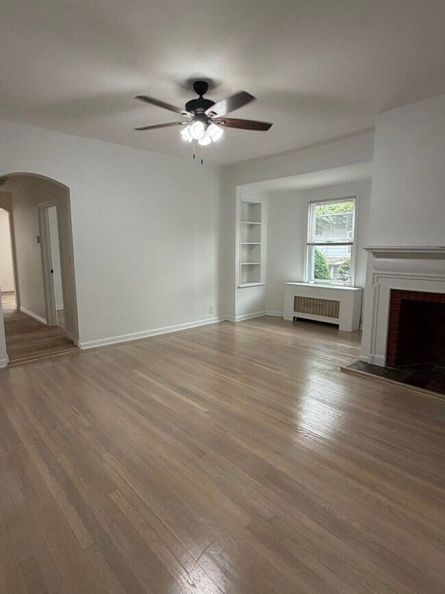 Foto del edificio - 102 Woodland Ave