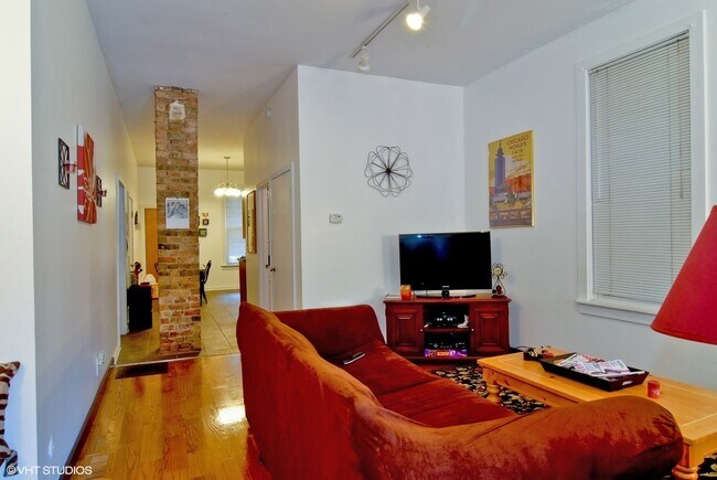 Foto del edificio - 2643 N Mildred Ave