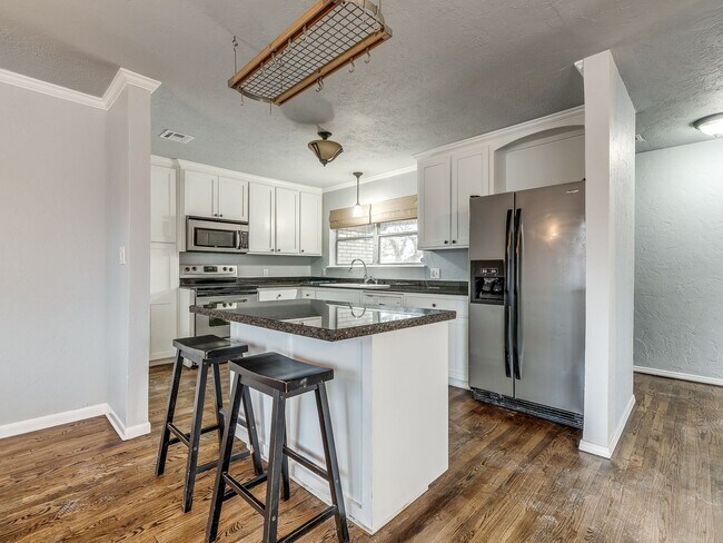 Foto del edificio - Live in the Heart of The Village | Stylish...