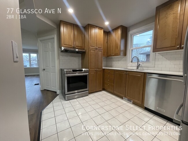 Building Photo - Stunning Main Floor Bungalow