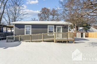 Building Photo - 654 W North Ct