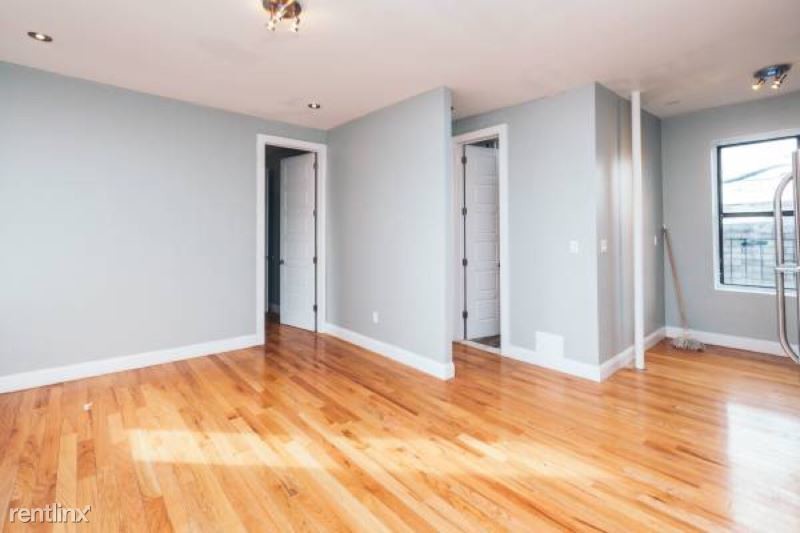 Foto principal - 211 Lake Shore Rd