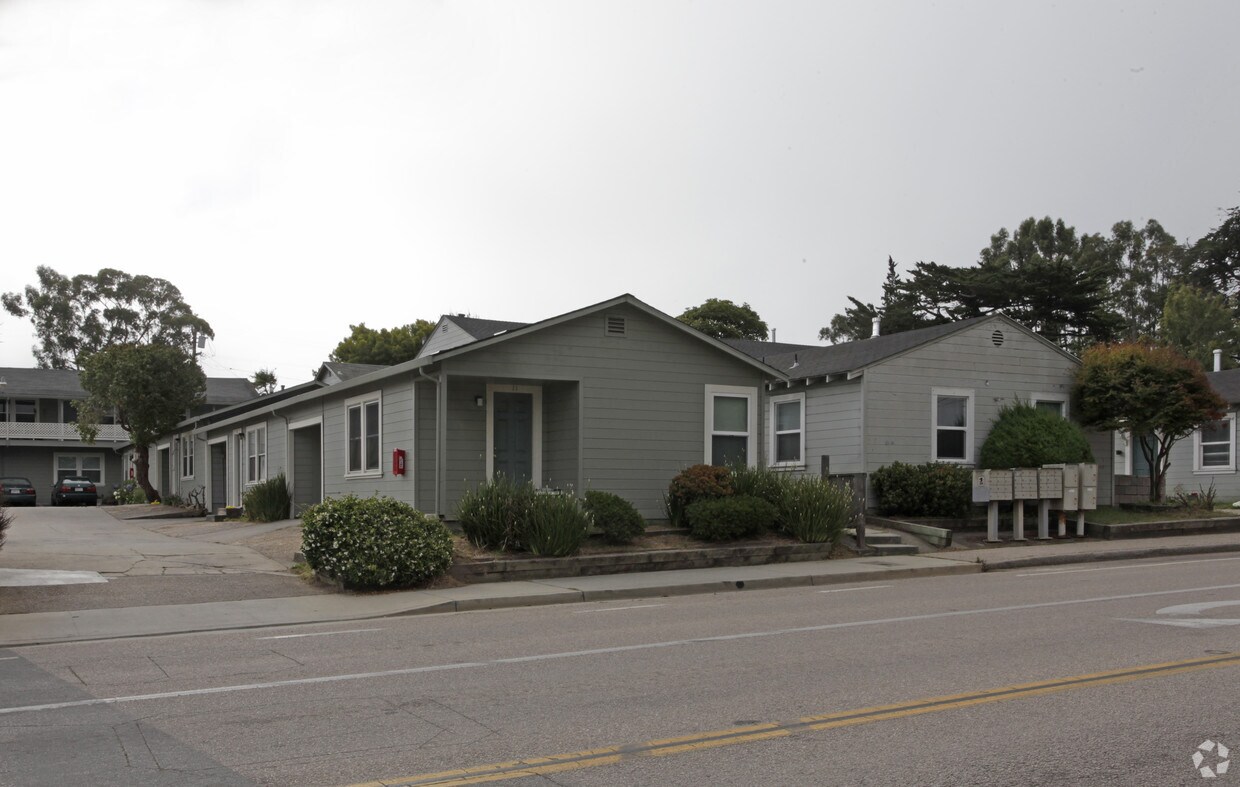 Foto del edificio - 21661 E Cliff Dr
