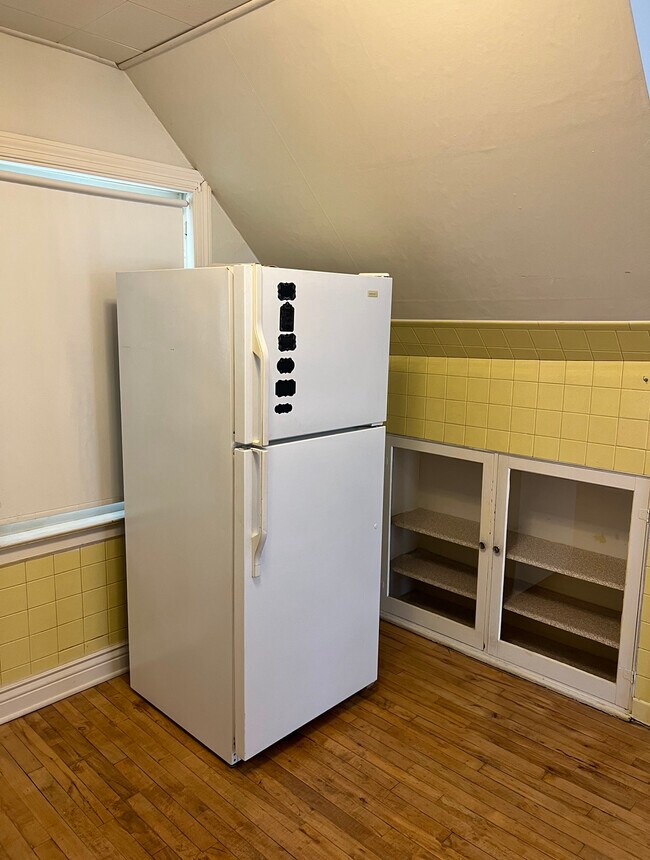 Photo - 2820 N Newcastle Ave Apartments