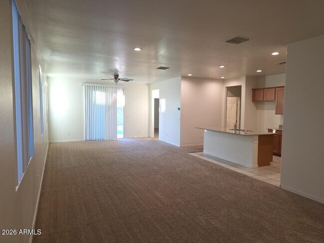 Foto del edificio - 10825 W Taylor St