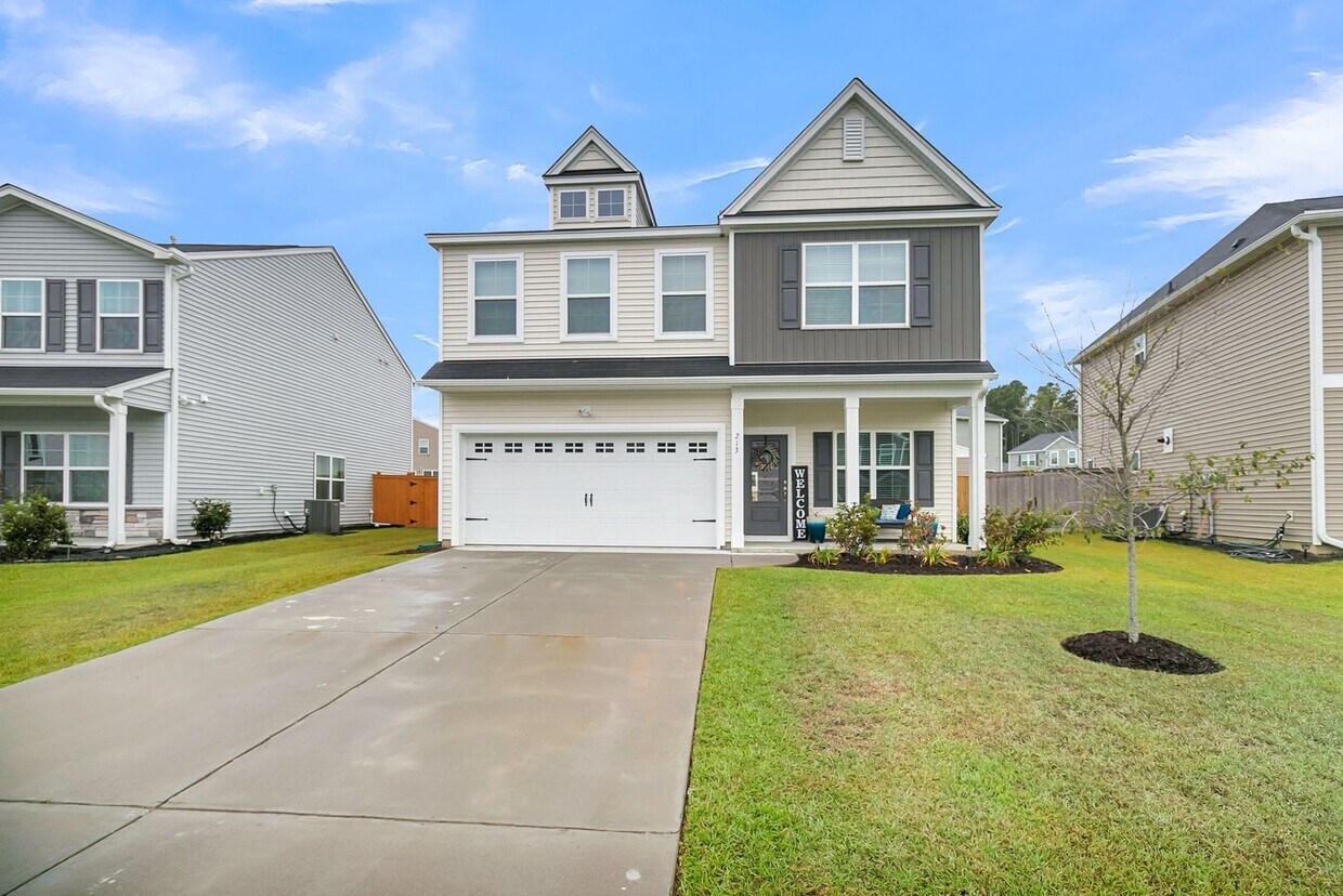 Primary Photo - Spacious Summerville Home