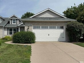 Building Photo - 3011 Belmont Pl