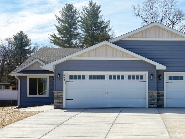 Building Photo - 844 Glacier Dr
