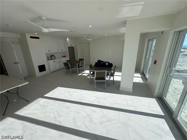 Foto del edificio - 26370 Hickory Blvd