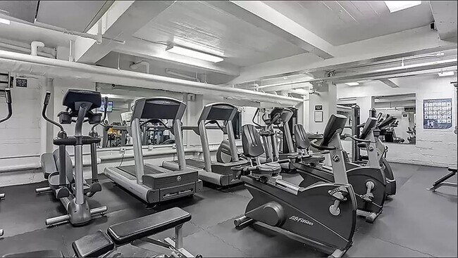Foto del edificio - 420 E 64th St