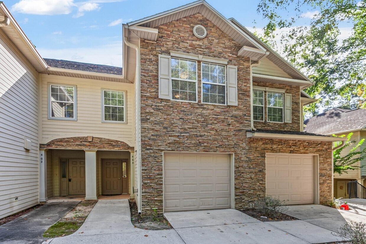 Foto principal - 1325 Stone Rd