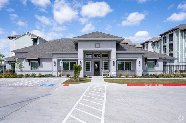 Oficina de arrendamiento - Lalita Senior Living