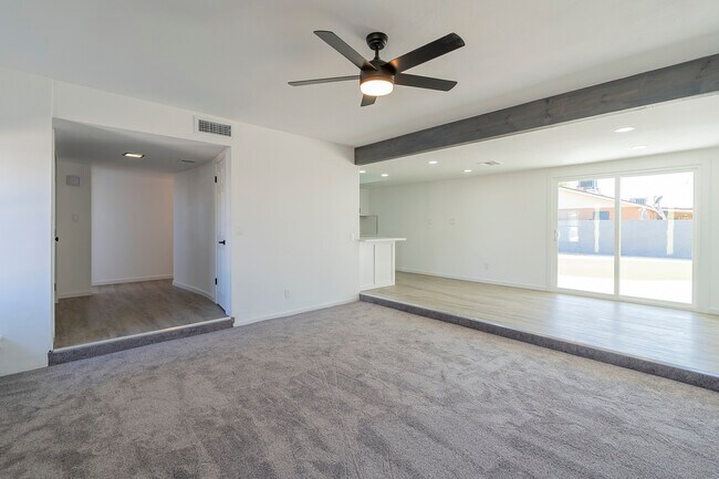 Building Photo - 460 N Longmore