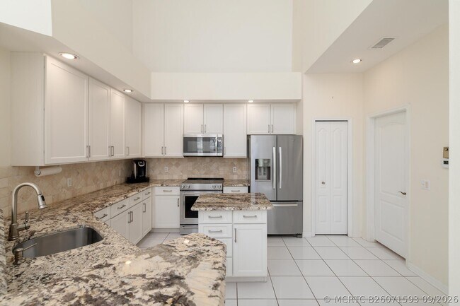Foto del edificio - 1676 SW Harbour Isles Cir