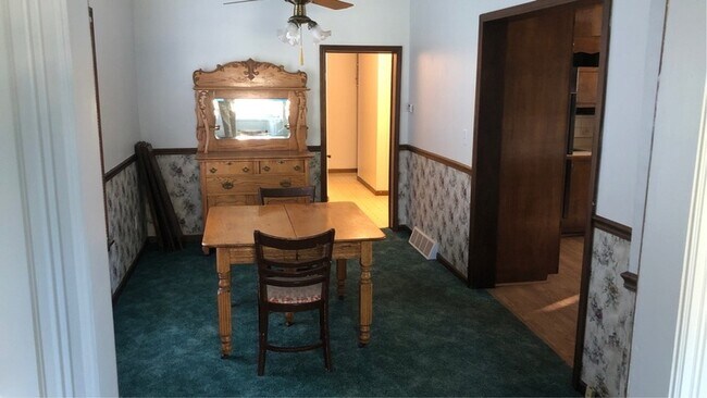 Foto del edificio - 317 W Bridge St