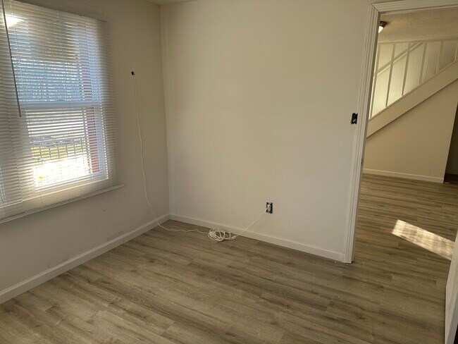 Foto del edificio - 2726 S Lyons Ave