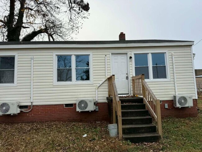 Foto del edificio - 115 Chestnut Dr