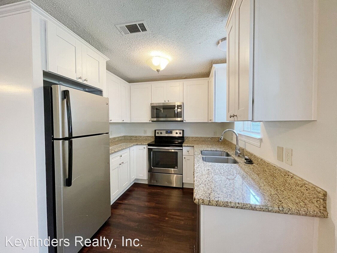 Primary Photo - 3 br, 2 bath House - 15146 Cocodrie Ave