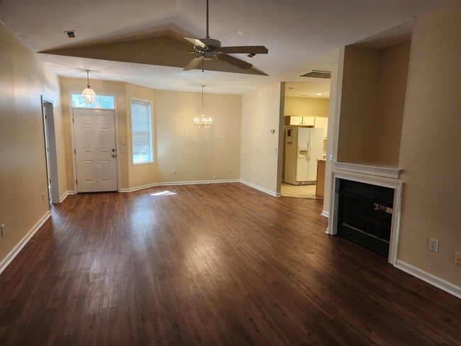 Building Photo - 33 Golf View Ct
