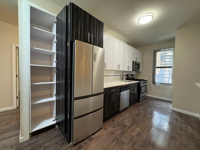 Building Photo - 377 Montgomery St